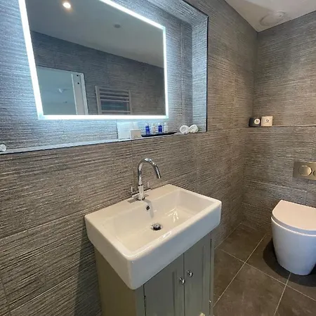 The Tavern At Hale Hotel 4*