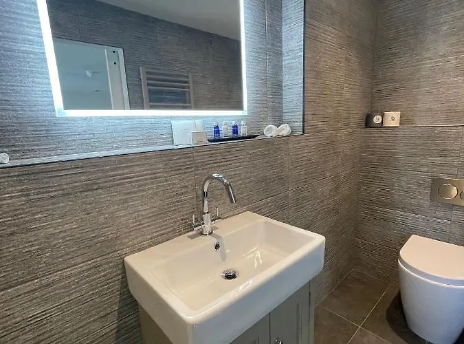 The Tavern At Hale Hotel 4*